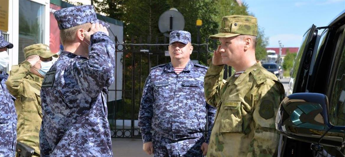 Целевая группа под руководством заместителя директора Росгвардии генерал-лейтенанта Алексея Беззубикова  проверяет службу в теруправлениях Уральского округа