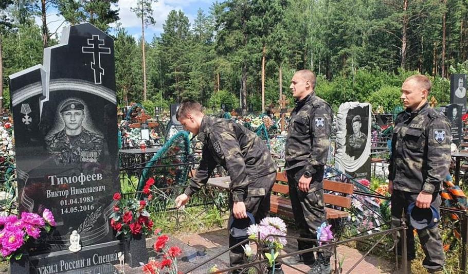 В Тюмени бойцы СОБР и ОМОН почтили память своих погибших боевых товарищей