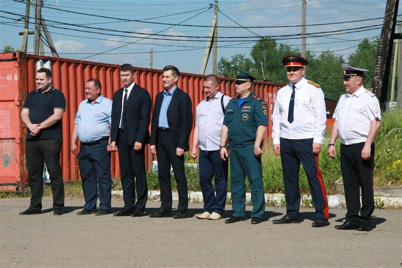 В Сыктывкаре офицеры Росгвардии приняли участие в торжественном открытии первой смены детского лагеря «Юный динамовец»