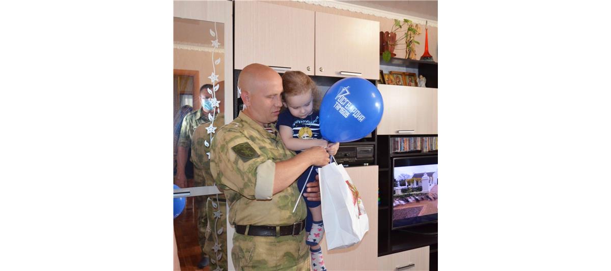 Военнослужащие и сотрудники Центрального округа Росгвардии рассказали журналистам о секрете семейного счастья  