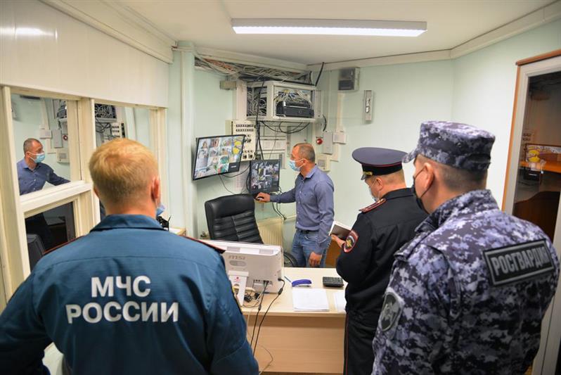 Росгвардия участвует в комиссионных проверках готовности учебных заведений Ямала к началу нового учебного года