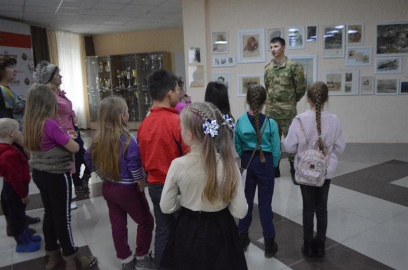 В отряде специального назначения «Ермак» организована уникальная выставка художника-сибиряка – участника Великой Отечественной 
