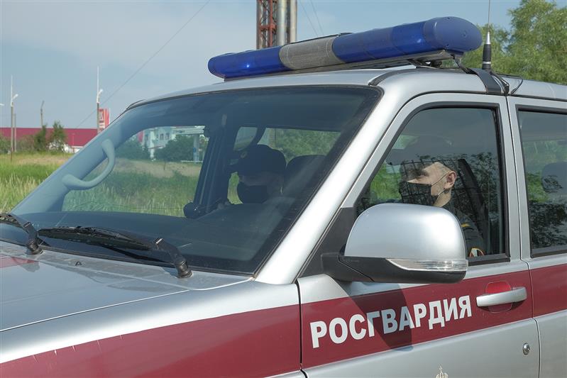В Нарьян-Маре росгвардейцы пришли на помощь ребёнку, находившемуся в опасной ситуации