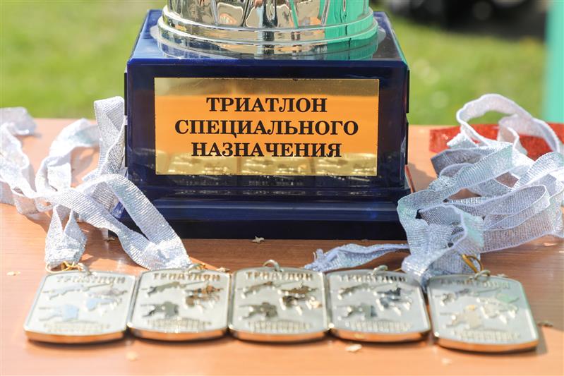 В Подмосковье состоялись соревнования по триатлону специального назначения