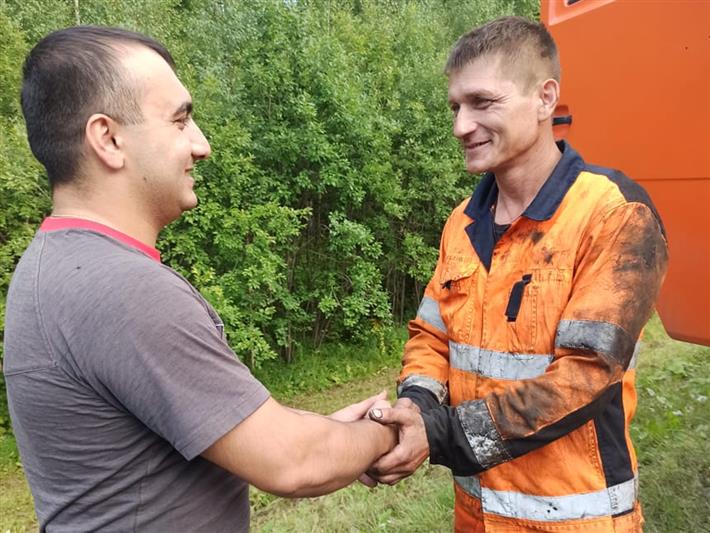 В Кузбассе росгвардейцы помогли дальнобойщику, попавшему в трудную дорожную ситуацию  