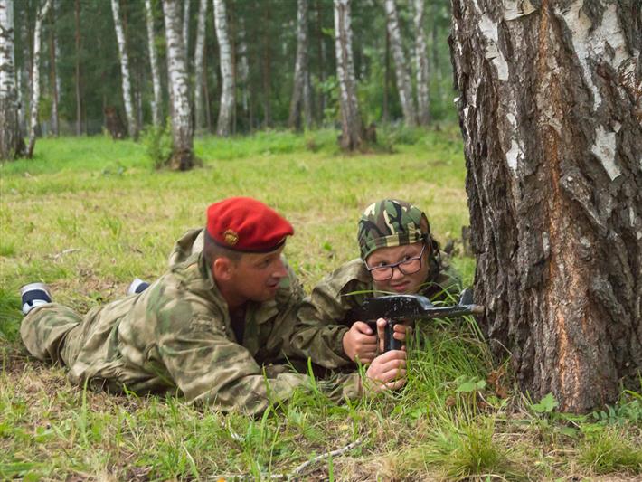 В Кузбассе росгвардейцы приняли школьников в ряды юных спецназовцев