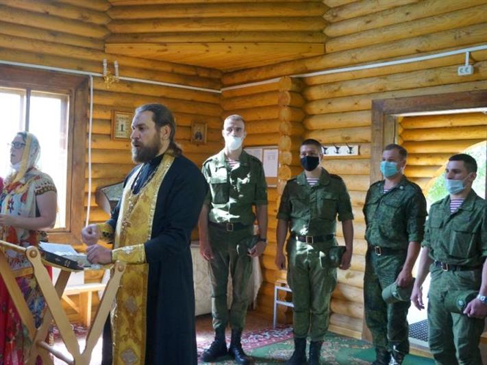 В Сибирском округе Росгвардии отметили День крещения Руси