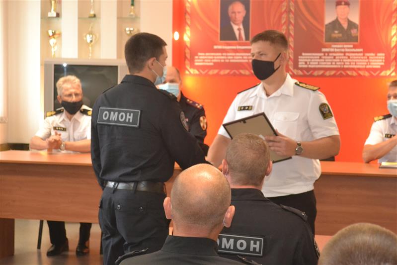 Сотрудники курганского ОМОН отмечены благодарственными письмами Росрыболовства