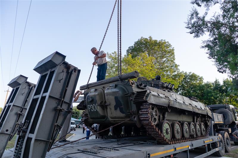 Росгвардия пополнила экспозицию военной техники музейного комплекса в Анапе (видео)