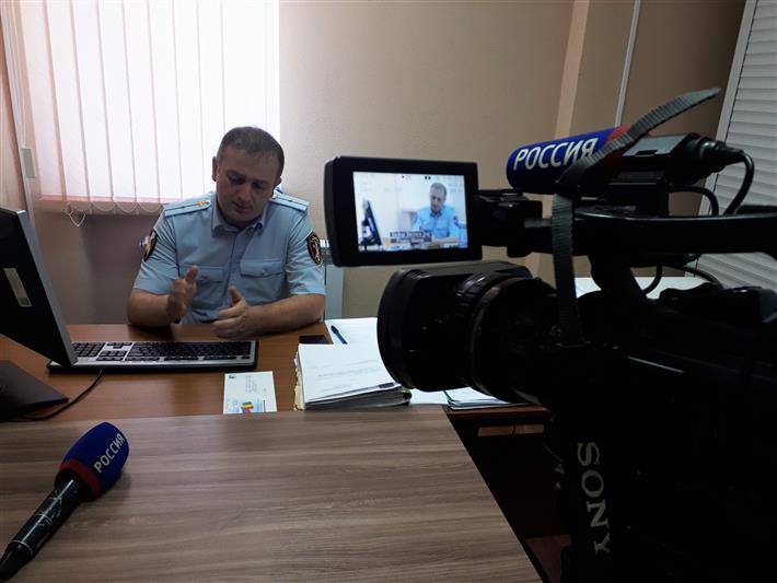 Журналисты ГТРК «Карачаево-Черкесия» посетили региональный Центр лицензионно-разрешительной работы 