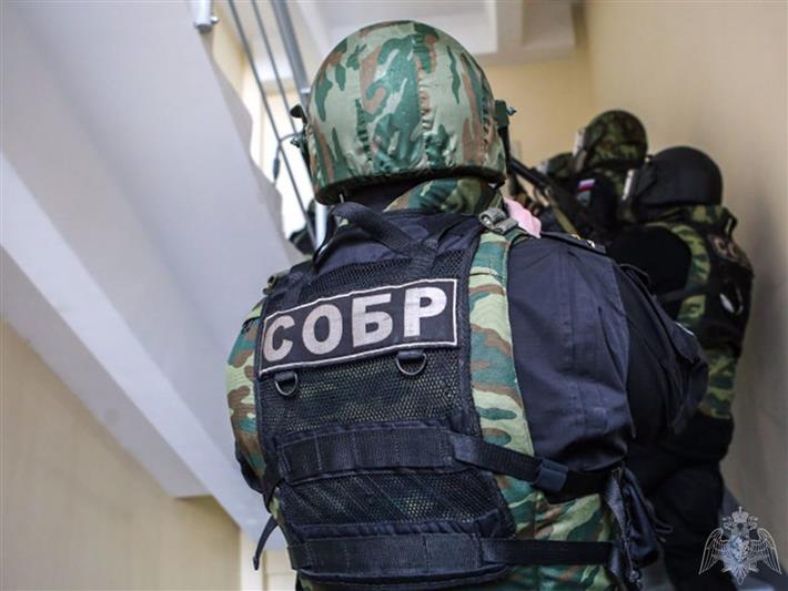 В Иркутске при содействии СОБР Росгвардии пресечена деятельность преступной группы по сбыту наркотиков