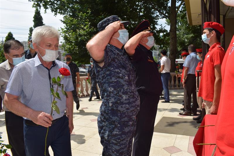 В Дагестане почтили память Героя России Магомеда Нурбагандова