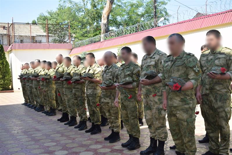  В Дагестане сотрудники ОМОН на транспорте отметили годовщину образования отряда