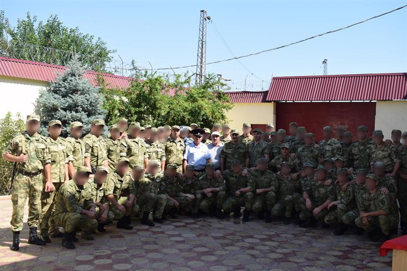  В Дагестане сотрудники ОМОН на транспорте отметили годовщину образования отряда