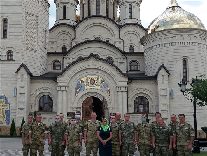 На Северном Кавказе росгвардейцы приняли участие в богослужениях, посвященных небесному покровителю войск национальной гвардии 