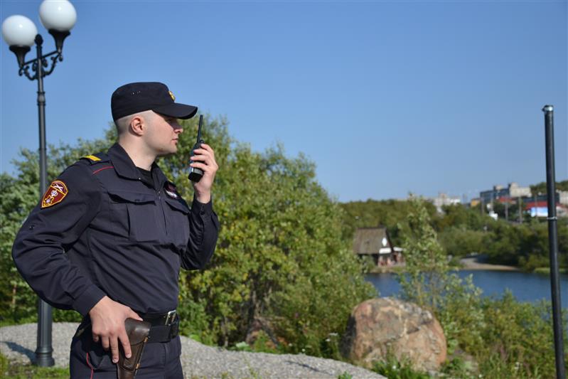 В Мурманске сотрудники Росгвардии задержали мужчину, который угрожал прохожим ружьем 