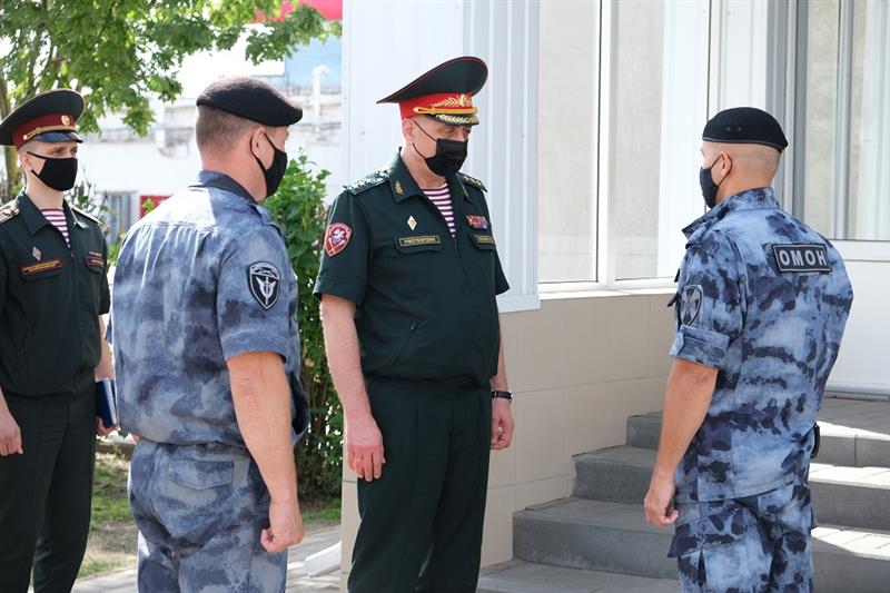 Командующий Центральным округом Росгвардии проинспектировал подразделения Росгвардии на Белгородчине
