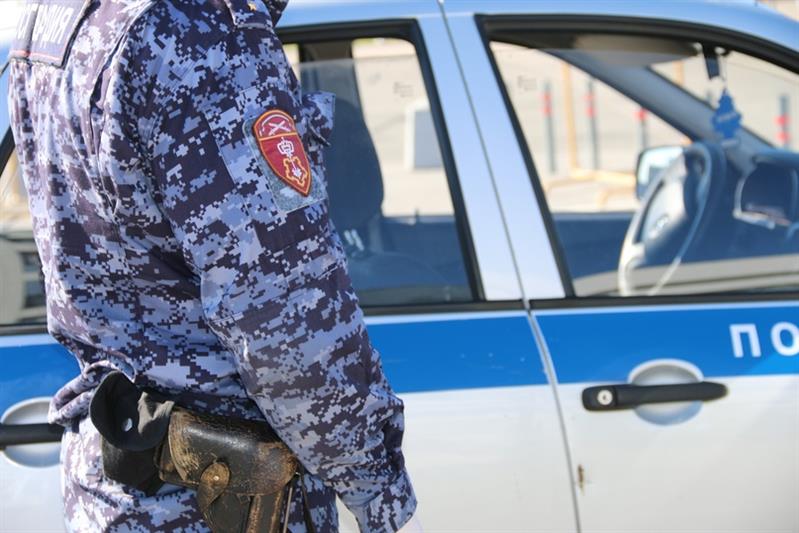В Санкт-Петербурге сотрудники Росгвардии задержали мужчину, угрожавшего работникам медучреждения