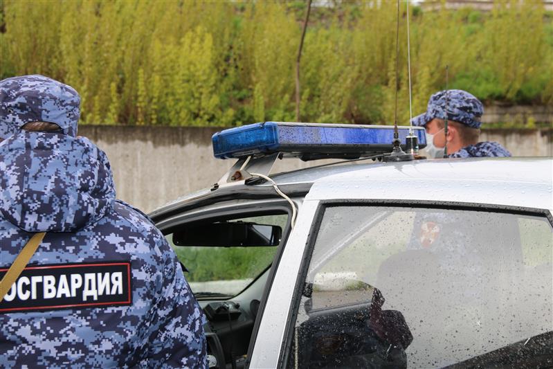 В Петербурге сотрудники Росгвардии задержали подозреваемого в умышленном причинении вреда здоровью