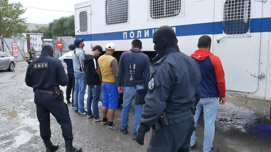 При содействии ОМОН в Челябинской области пресечены факты незаконной трудовой деятельности иностранных граждан