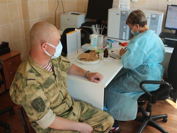 Военнослужащие ангарского полка Росгвардии приняли участие в акции по безвозмездной сдаче крови (видео)