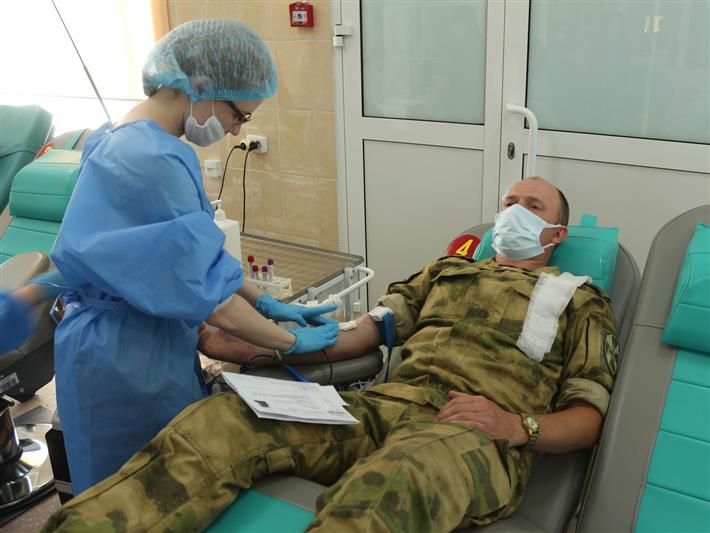 Военнослужащие ангарского полка Росгвардии приняли участие в акции по безвозмездной сдаче крови (видео)