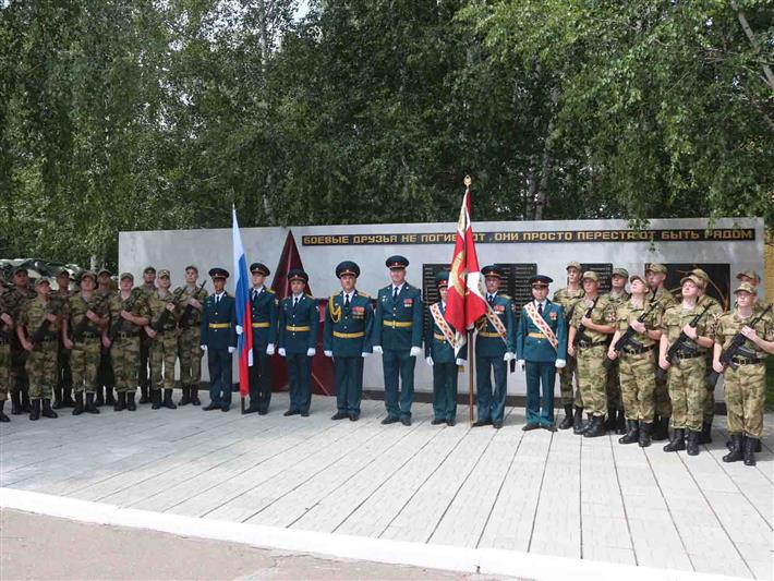 В Сибирском округе Росгвардии призывники торжественно приняли присягу