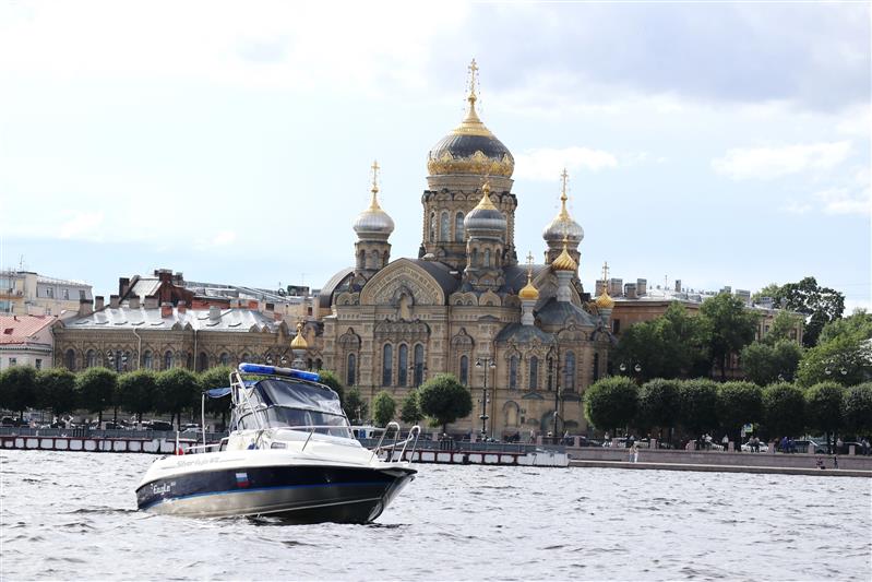 В Санкт-Петербурге сотрудники Росгвардии обеспечили общественный порядок во время проведения Главного военно-морского парада