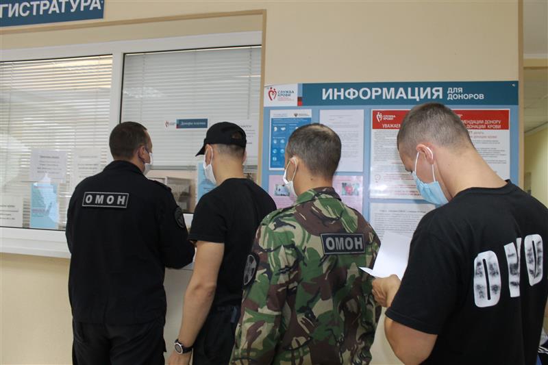 В Вологде сотрудники Росгвардии сдали донорскую кровь