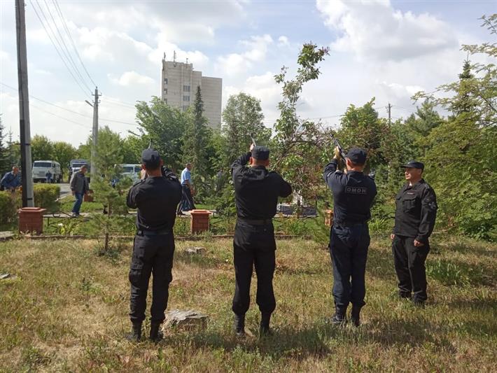 Бойцы магнитогорского ОМОН почтили память боевых товарищей, погибших  на Северном Кавказе