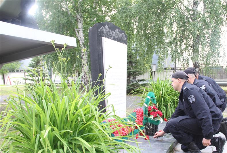В Тюмени бойцы СОБР и ОМОН почтили память своих погибших боевых товарищей