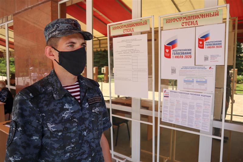 На Ставрополье росгвардейцы обеспечили правопорядок в период проведения голосования по поправкам в Конституцию Российской Федерации