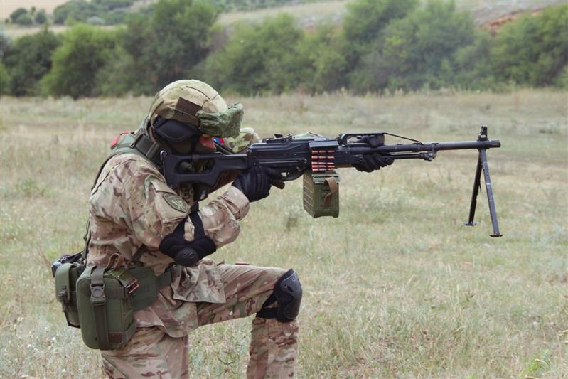 Сотрудники ростовского СОБР повысили уровень боевой подготовки в рамках комплексных занятий по стрельбе (видео)
