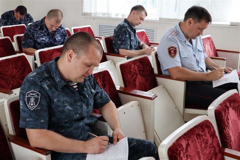 Психологи ставропольского управления Росгвардии проводят исследование социального самочувствия сотрудников ведомства