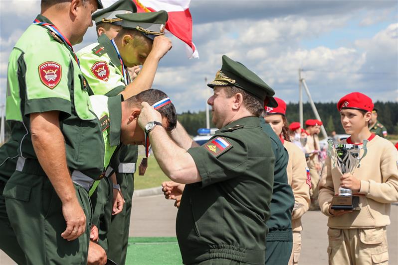 Военные автоинспекторы Росгвардии вошли в тройку лидеров на всеармейских соревнованиях «Дорожный патруль-2020» (видео)