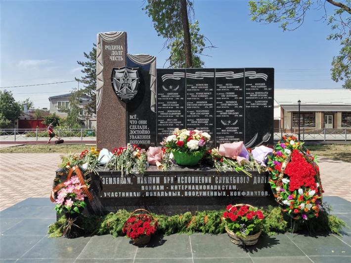Представители Росгвардии приняли участие в открытии мемориала ветеранам боевых действий на Ставрополье