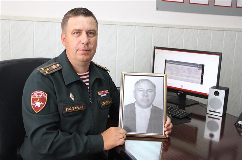 «Автограф Победы». О фронтовых письмах своего деда рассказал заместитель начальника управления Росгвардии по Тюменской области 