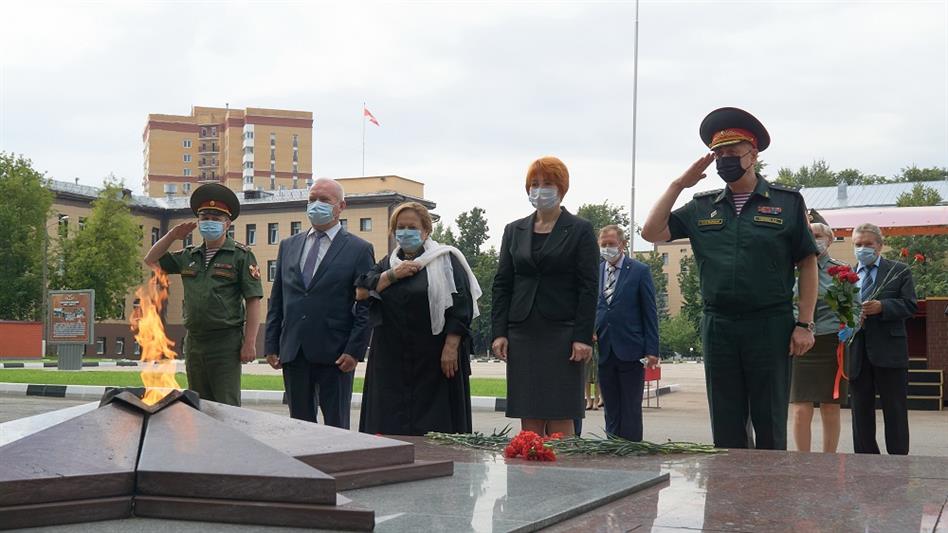 В Центральном округе Росгвардии почтили память Героя России полковника Василия Чубенко
