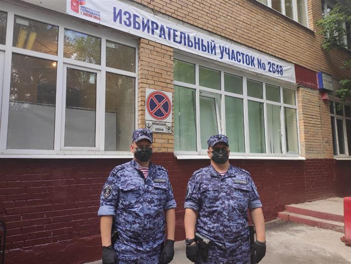 В Москве росгвардейцы оказали помощь пожилой женщине