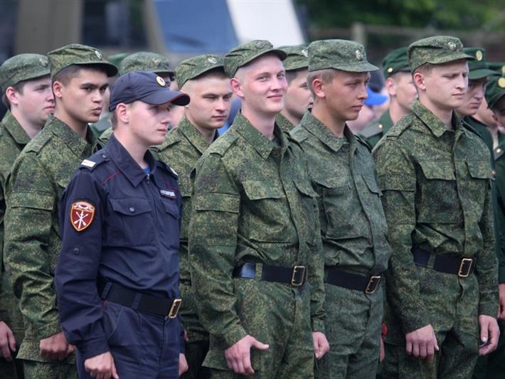 Призывники из Алтайского края отправились служить в войска национальной гвардии России