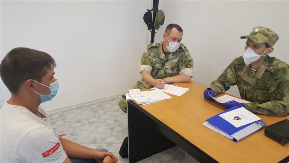 В Югре офицеры Росгвардии приняли участие в отборе кандидатов для службы по призыву в подразделениях ведомства
