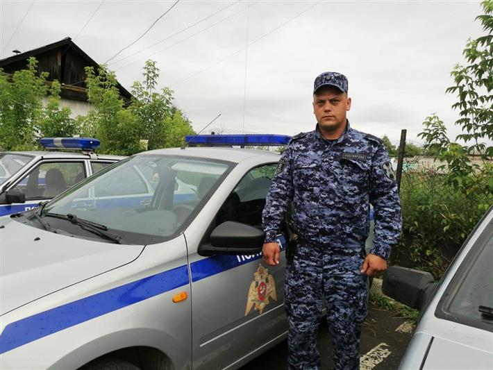 На Среднем Урале росгвардеец спас утопавшего мужчину