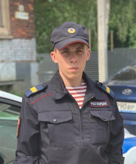 Ярославские росгвардейцы задержали водителя автомобиля,  уехавшего с места ДТП