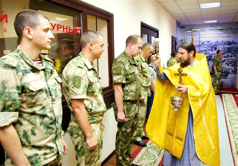 Росгвардейцы поучаствовали в литургии в Херсонесе Таврическом, посвящённой Дню крещения Руси