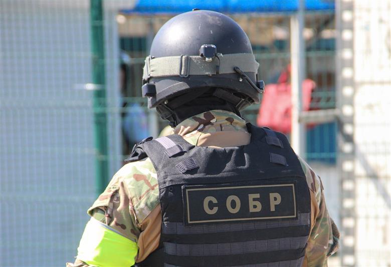При участии краснодарского СОБР задержаны подозреваемые в организации незаконной деятельности, связанной с предоставлением интимных услуг