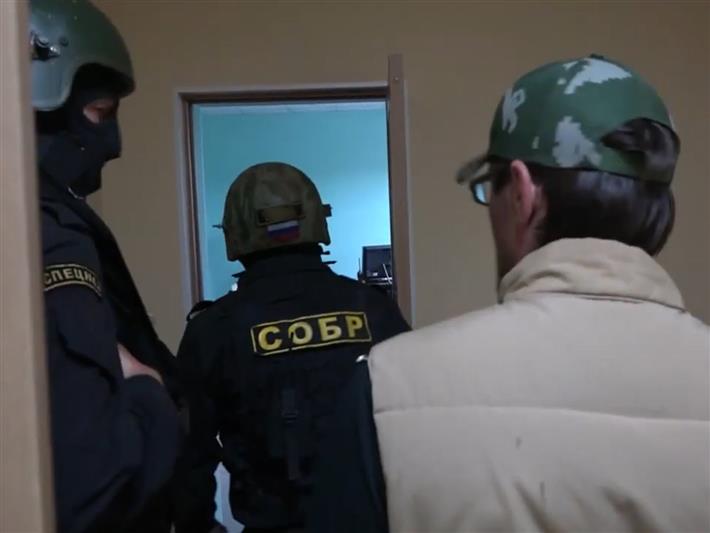 В Новгородской области сотрудники Росгвардии оказали содействие полицейским в проведении оперативных мероприятий