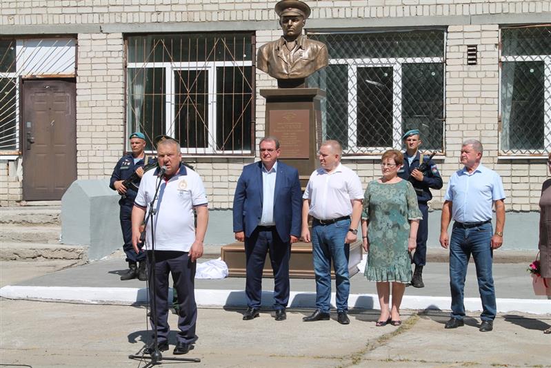 В Тольятти военнослужащие Росгвардии приняли участие в открытии памятника Василию Маргелову