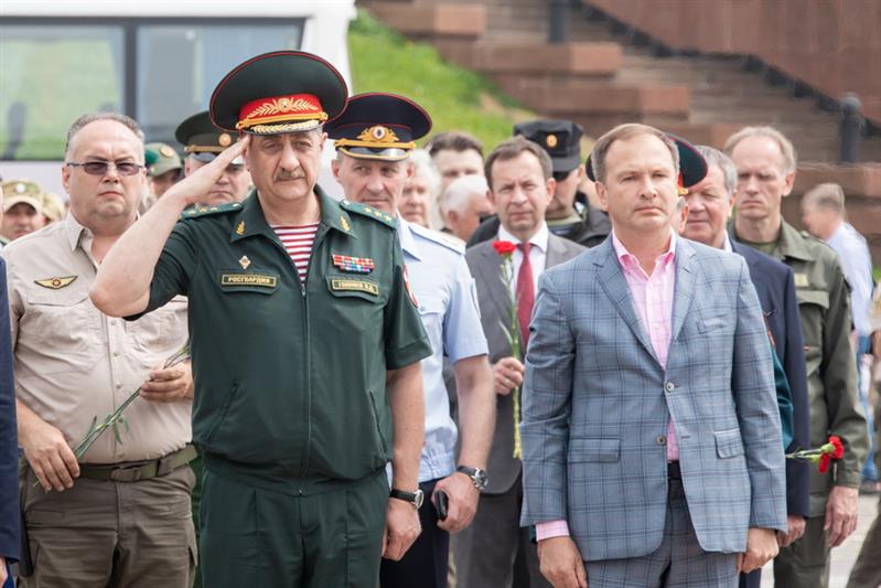 Росгвардейцы отправились в бронепробег по местам боевой славы (видео)