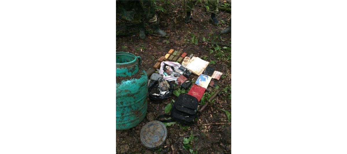 В Чечне при участии военнослужащих Росгвардии обнаружен и уничтожен тайник с боеприпасами