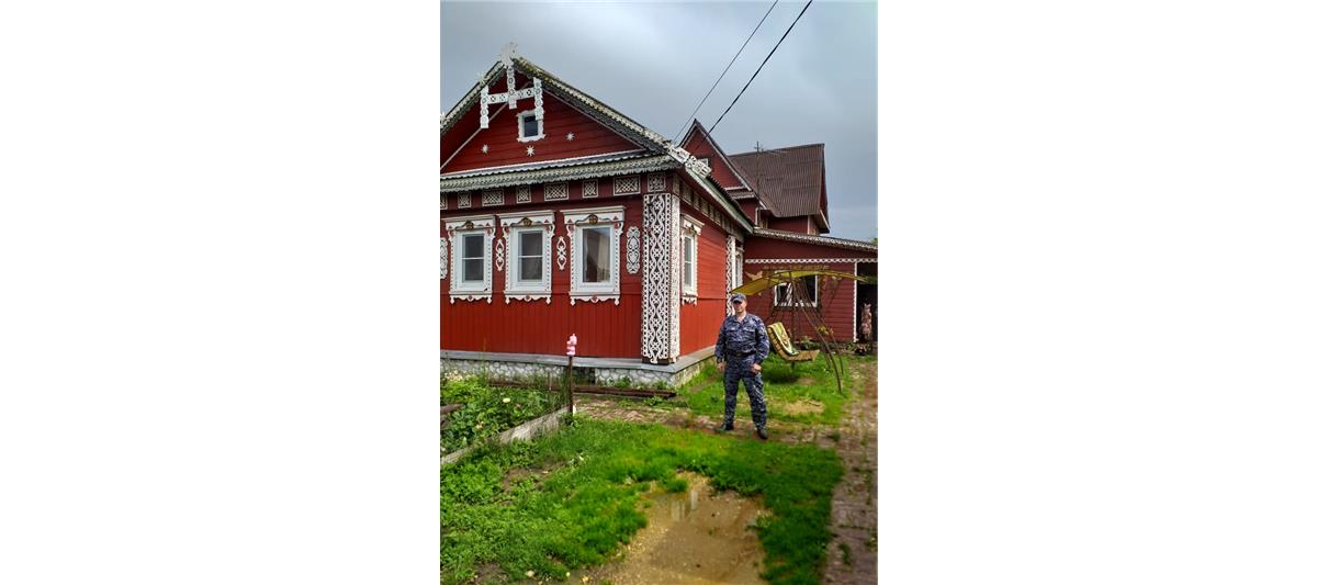 Журналисты телеканала 360 побывали в гостях у росгвардейца, превратившего свой дом в музей (видео)